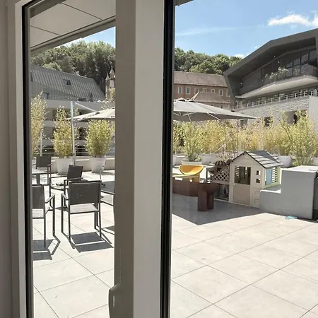 Apartman D'exception Between And Mountains